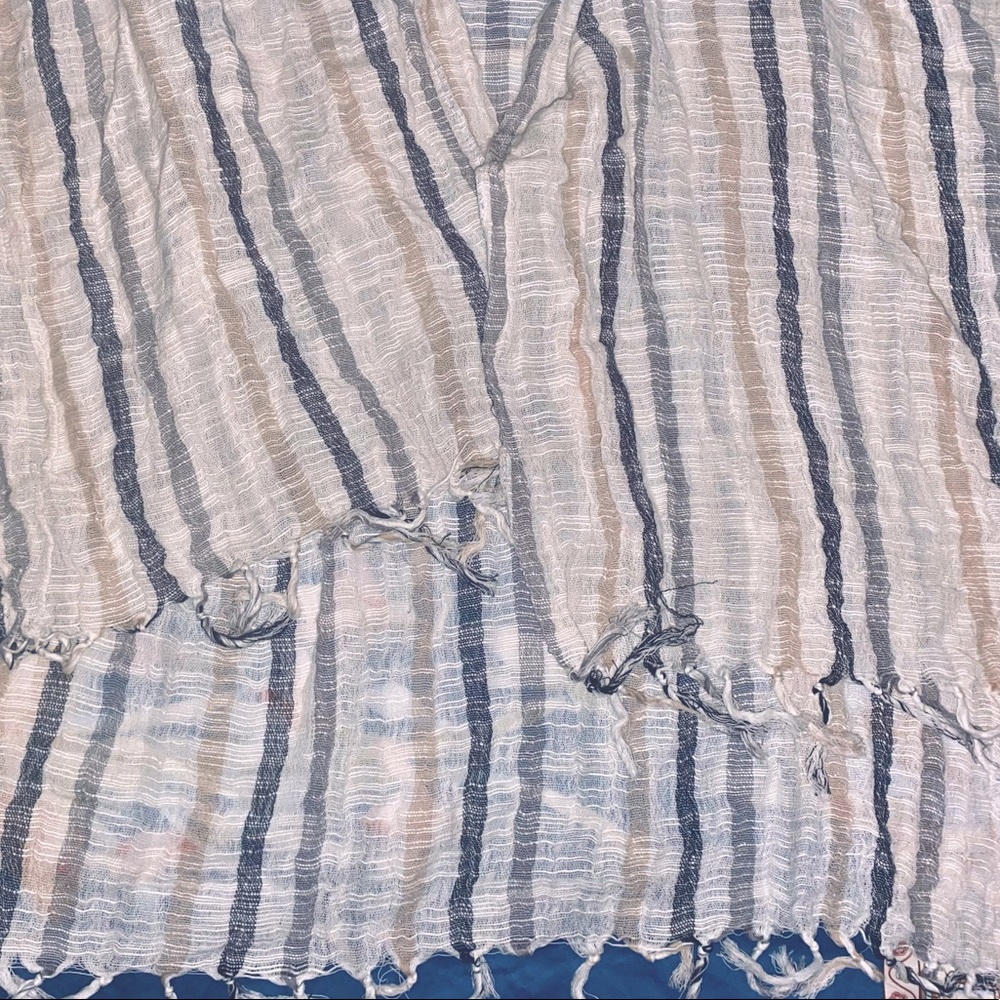 American Eagle NWT Fringe Kimono / Cover Up / Cardigan - Picture 2 of 3